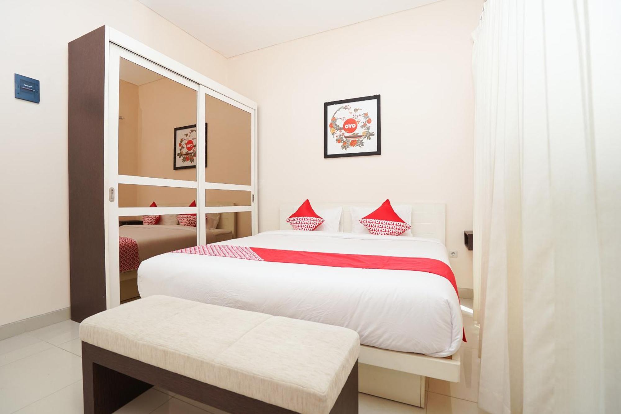 Oyo 782 Menjangan Residence At Citraland 1 Surabaya Exterior photo