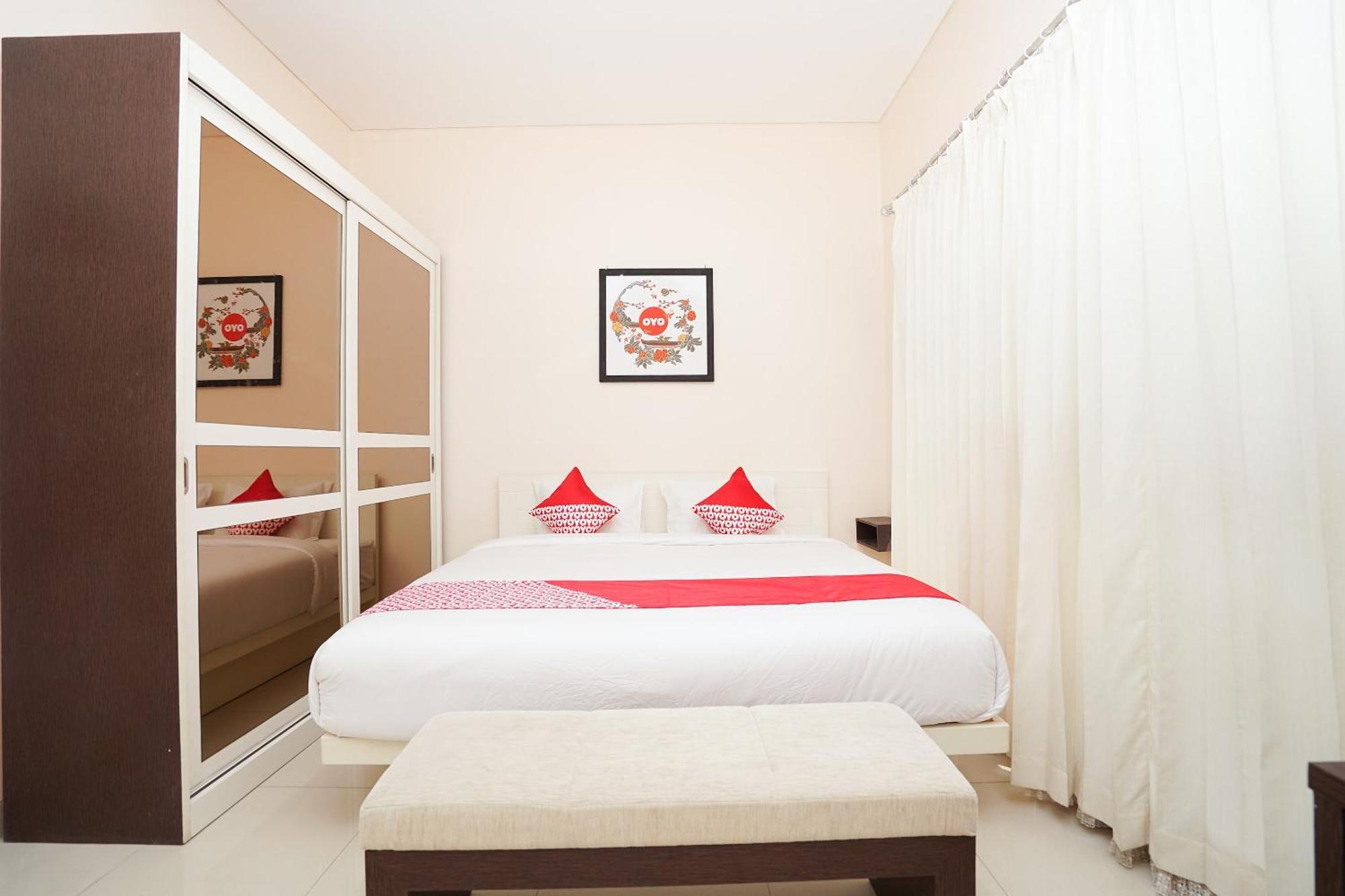 Oyo 782 Menjangan Residence At Citraland 1 Surabaya Exterior photo